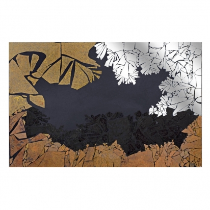 <b>Prayer on lake Biwa</b>, 2009.</br>
Fragments of recycled glass and mirror, paint, on wood. 187 x 123 cm.